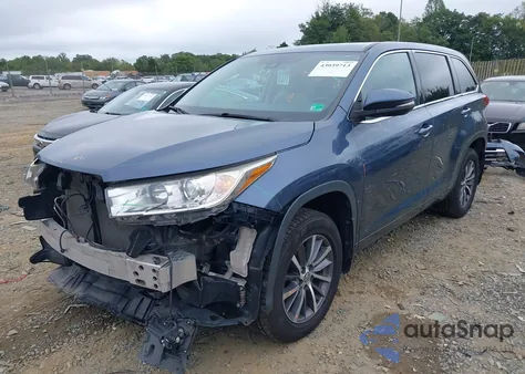 2018 Toyota Highlander Xle z USA, uszkodzony, nr VIN 5TDJZRFH2JS860847
